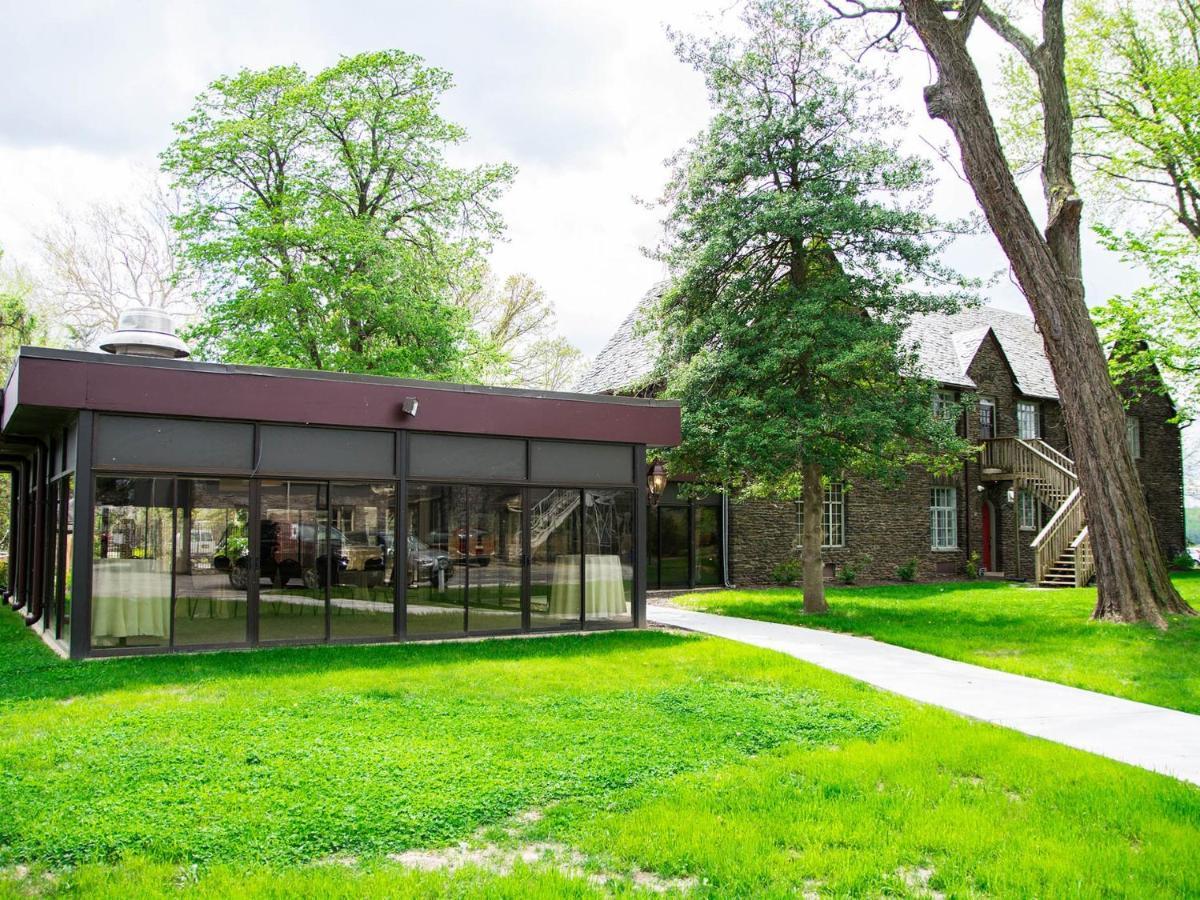 The Manor On Front Bed & Breakfast Harrisburg Exterior photo