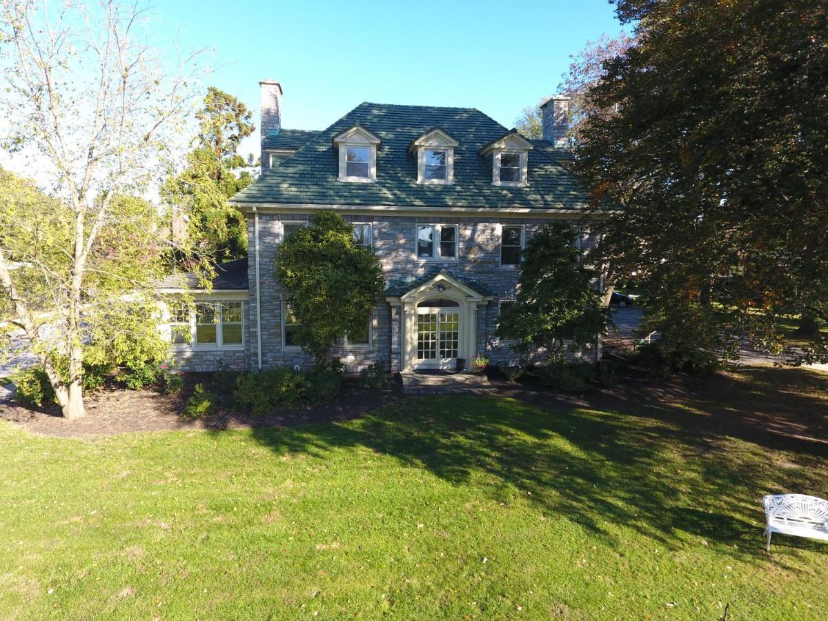 The Manor On Front Bed & Breakfast Harrisburg Exterior photo