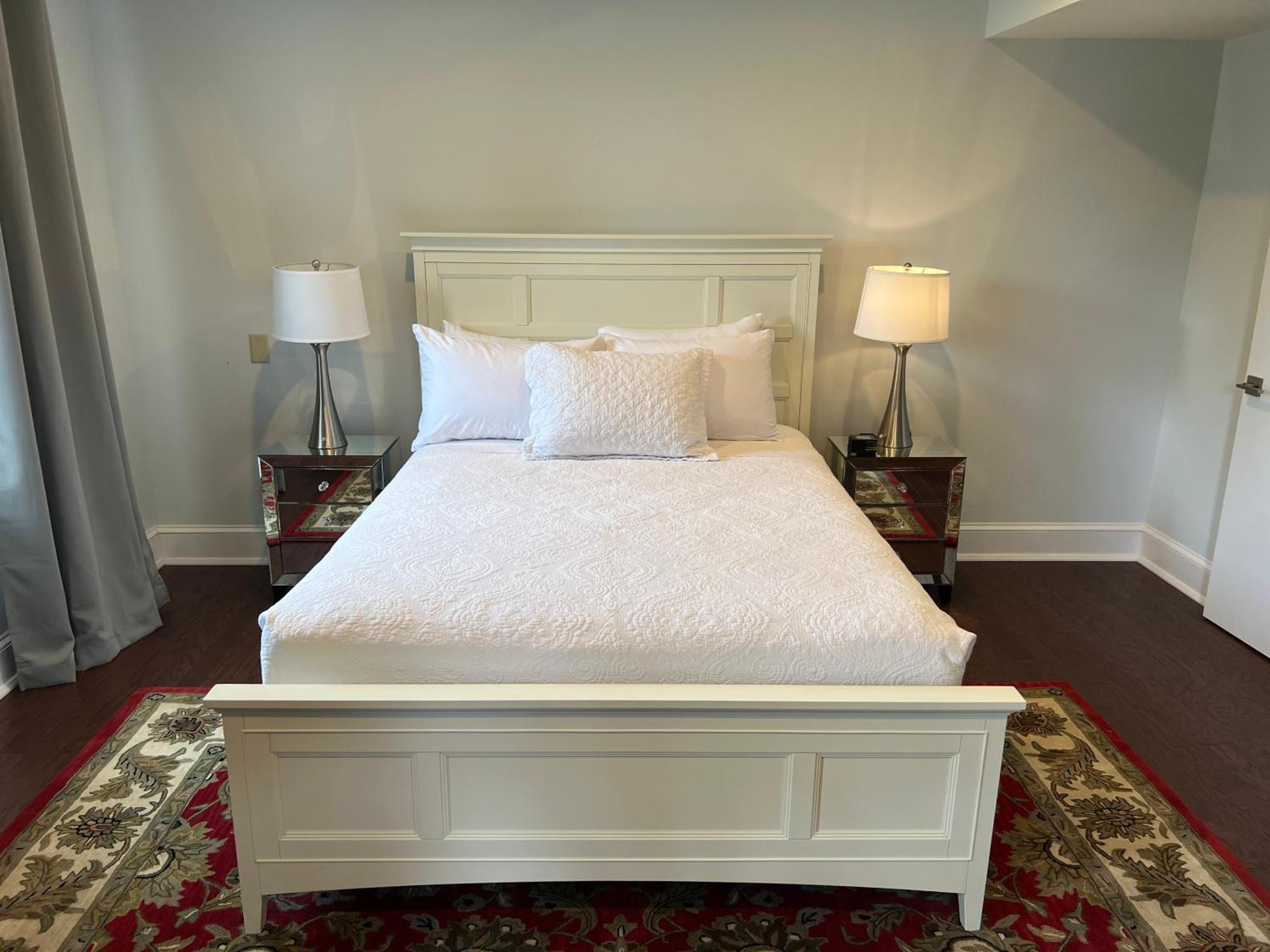 The Manor On Front Bed & Breakfast Harrisburg Room photo