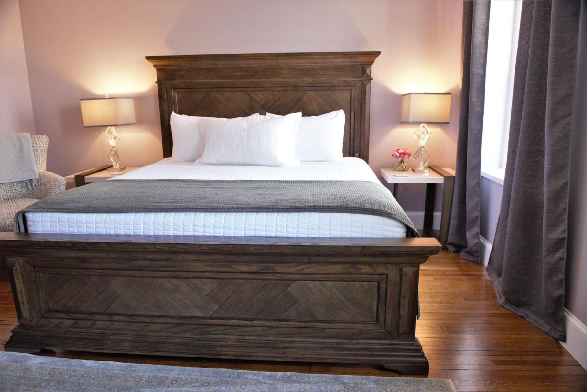 The Manor On Front Bed & Breakfast Harrisburg Room photo