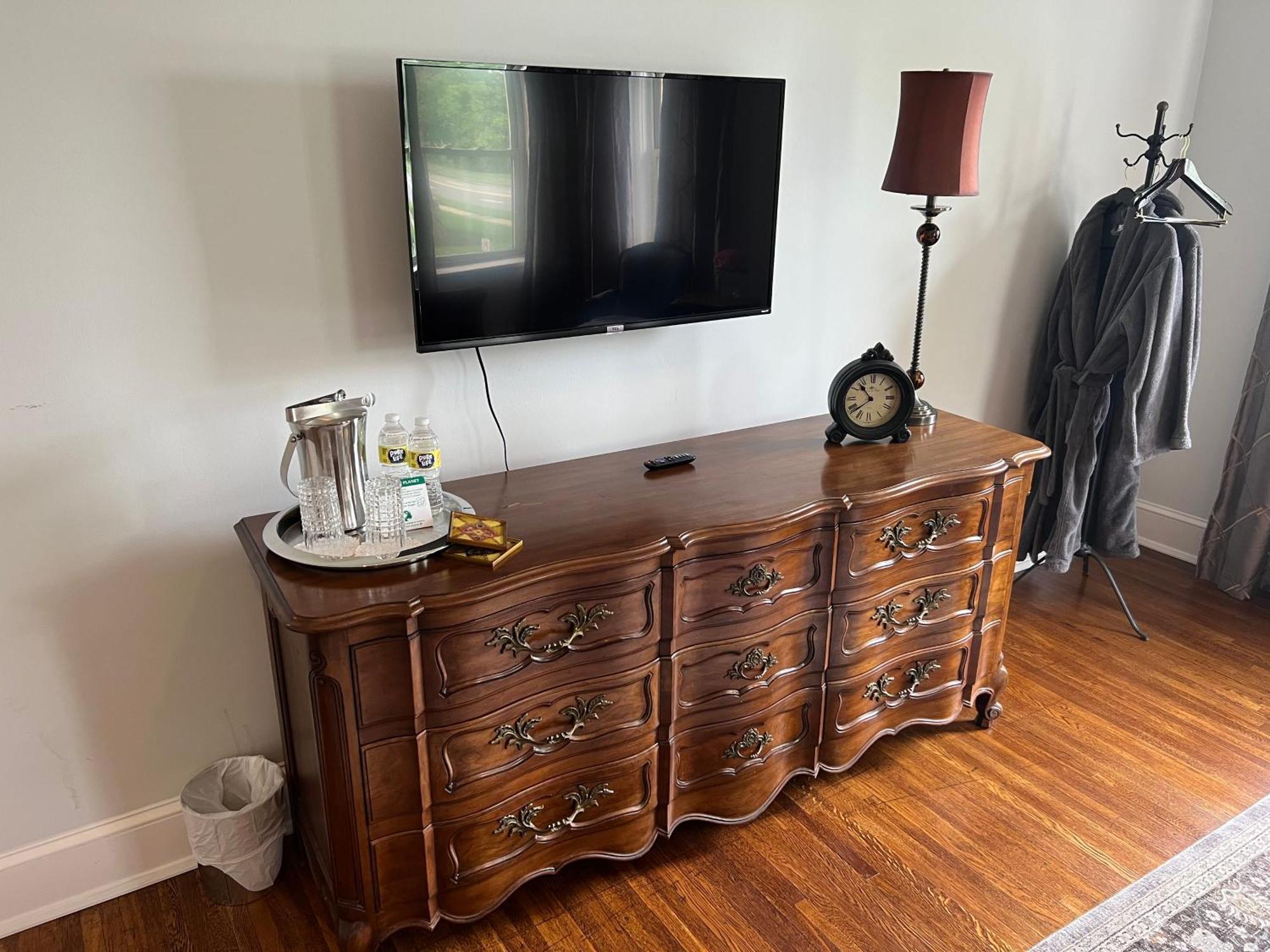 The Manor On Front Bed & Breakfast Harrisburg Room photo