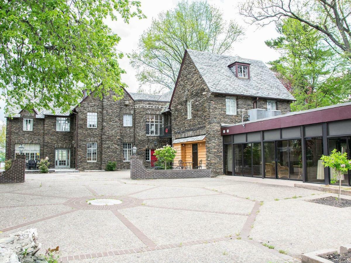 The Manor On Front Bed & Breakfast Harrisburg Exterior photo